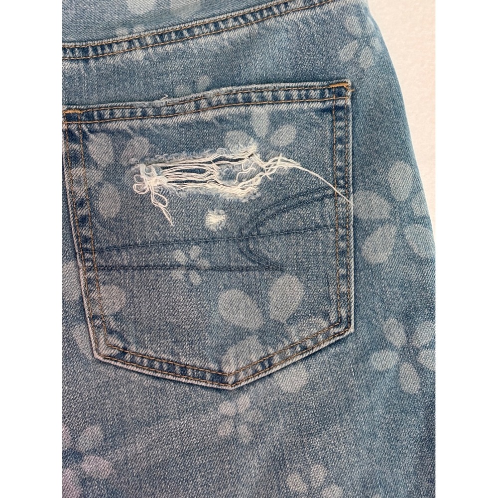 American Eagle Floral Daisy Distressed Denim Shorts High Waisted Blue Womens 12 - Picture 4 of 12